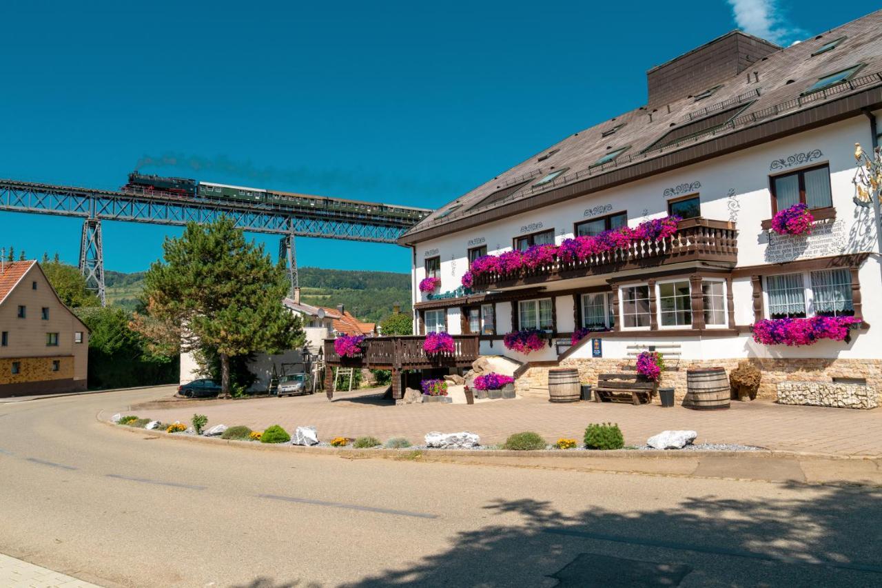Landhotel Loewen Blumberg Exterior foto